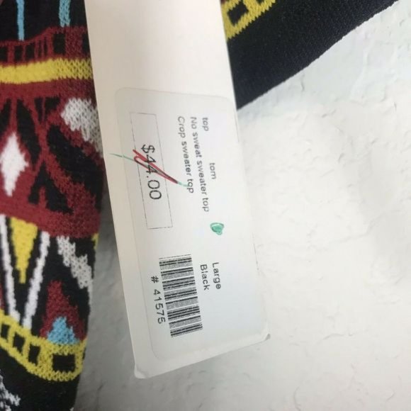 CLOSING SALE Cropped Sweater 3/4 Sleeves - Picture 7 of 7